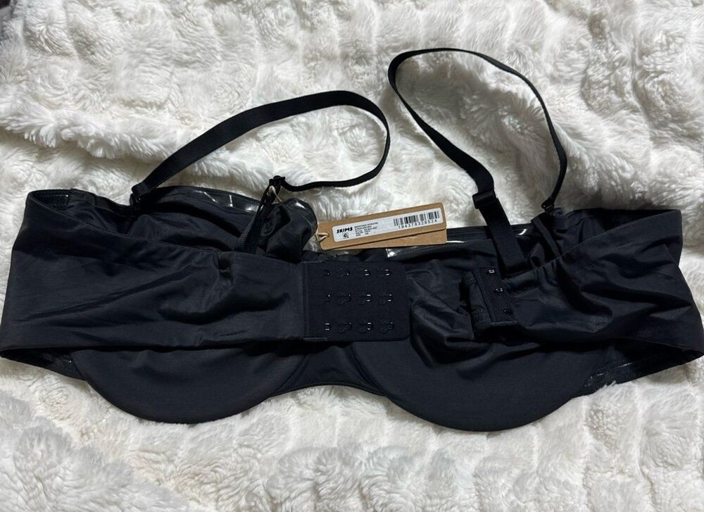 Skims Smoothing Intimates Unlined Strapless Bra - Picture 3 of 4
